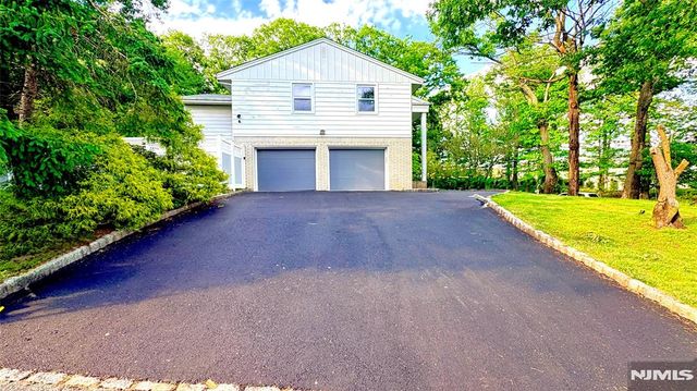 682 Floyd Street, Englewood Cliffs, NJ 07632