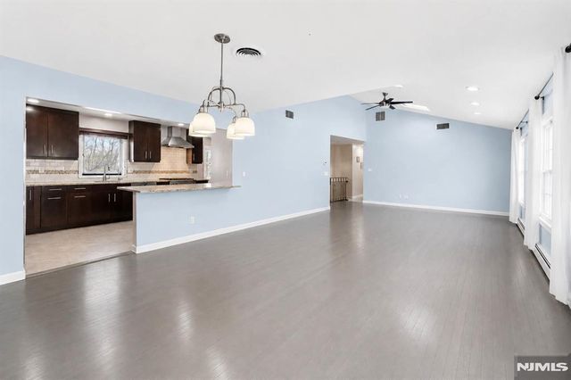 682 Floyd Street, Englewood Cliffs, NJ 07632