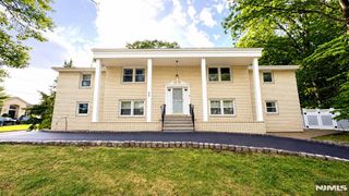 682 Floyd Street, Englewood Cliffs, NJ 07632