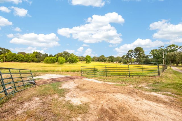 3690 FM 49, Gilmer, TX 75644