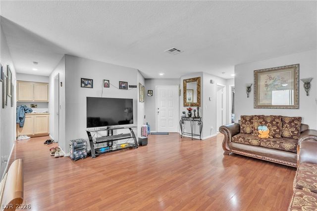 1401 Linnbaker Lane 202, Las Vegas, NV 89110