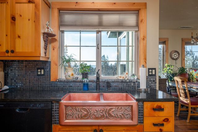 7672 SW Robin Drive, Terrebonne, OR 97760