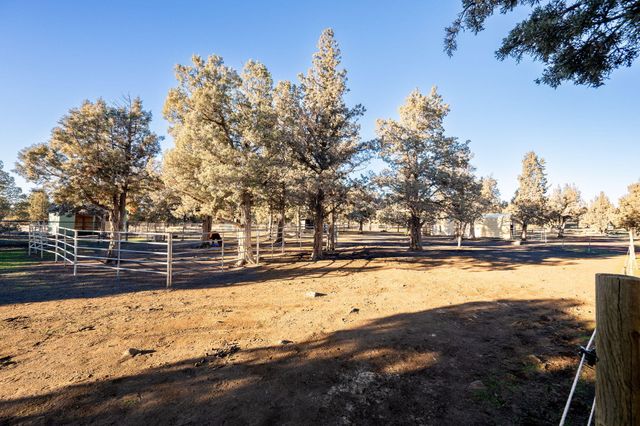 7672 SW Robin Drive, Terrebonne, OR 97760