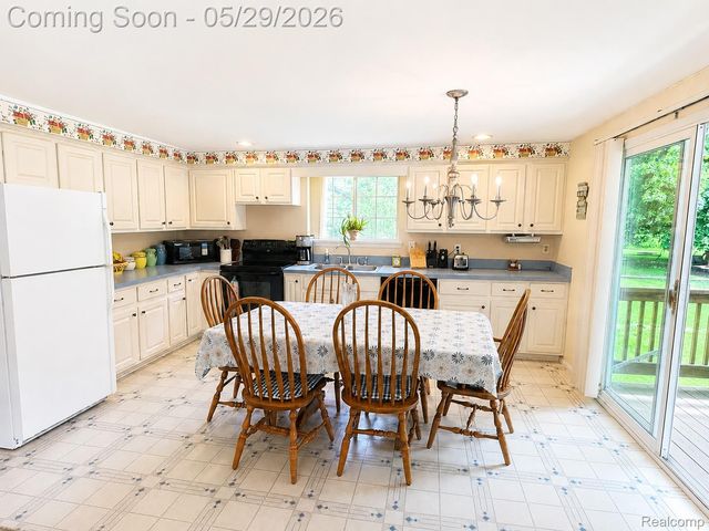 1147 Jay Street, Waterford Charter Township, MI 48327