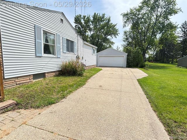 1147 Jay Street, Waterford Charter Township, MI 48327