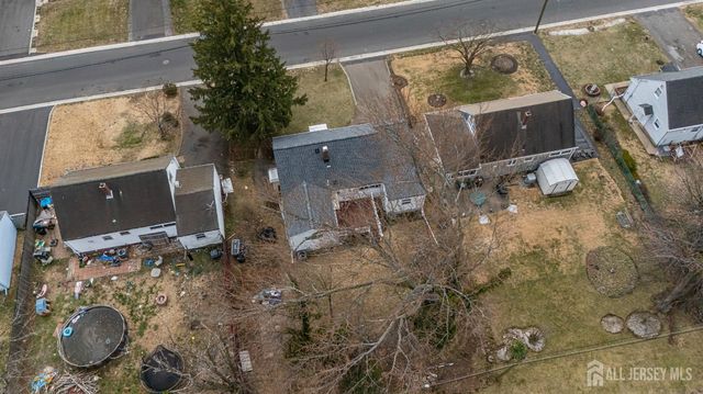 12 N Pennington Road N, New Brunswick, NJ 08901