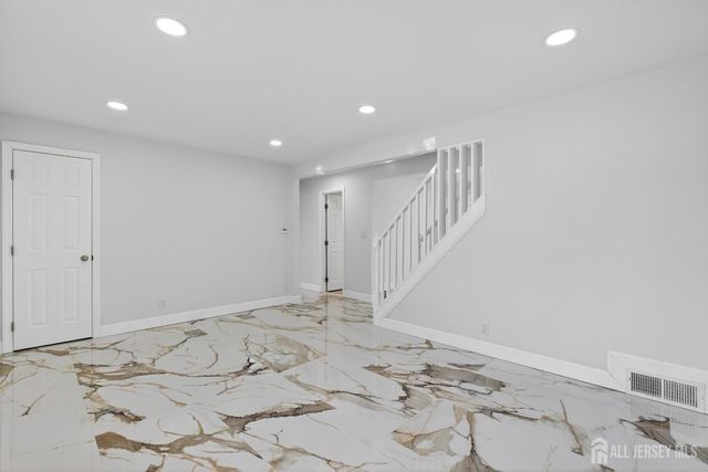 12 N Pennington Road N, New Brunswick, NJ 08901