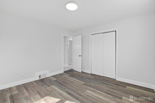 12 N Pennington Road N, New Brunswick, NJ 08901