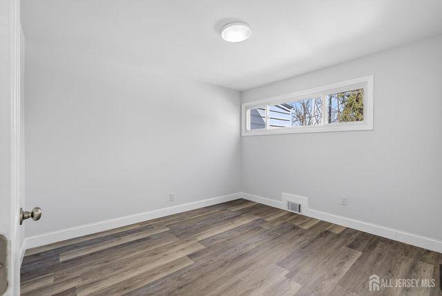 12 N Pennington Road N, New Brunswick, NJ 08901