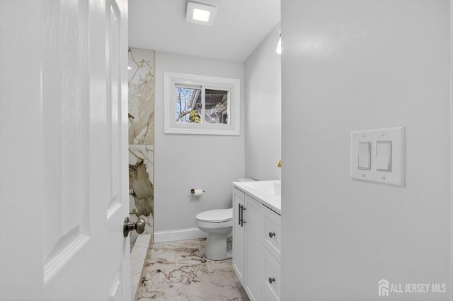 12 N Pennington Road N, New Brunswick, NJ 08901