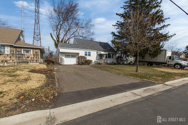 12 N Pennington Road N, New Brunswick, NJ 08901