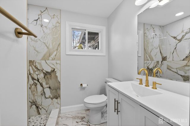 12 N Pennington Road N, New Brunswick, NJ 08901