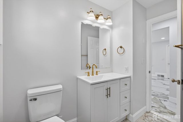 12 N Pennington Road N, New Brunswick, NJ 08901