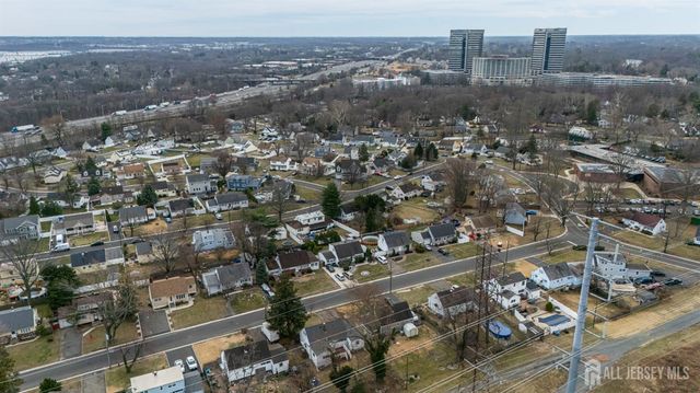 12 N Pennington Road N, New Brunswick, NJ 08901