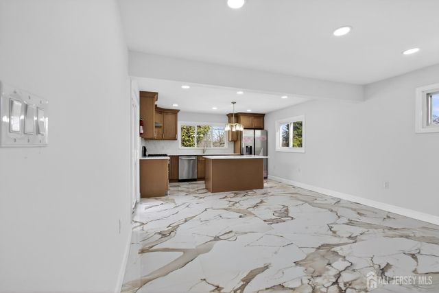 12 N Pennington Road N, New Brunswick, NJ 08901