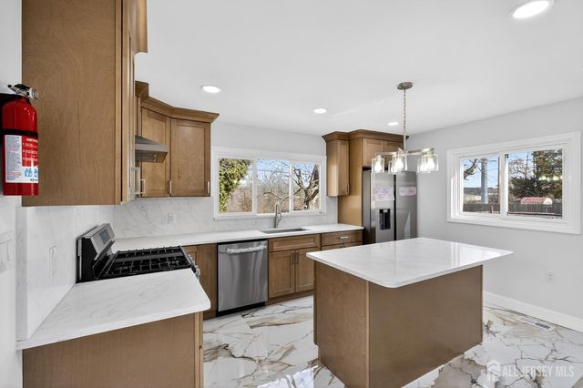 12 N Pennington Road N, New Brunswick, NJ 08901