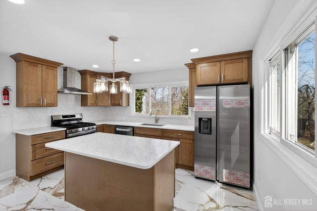 12 N Pennington Road N, New Brunswick, NJ 08901