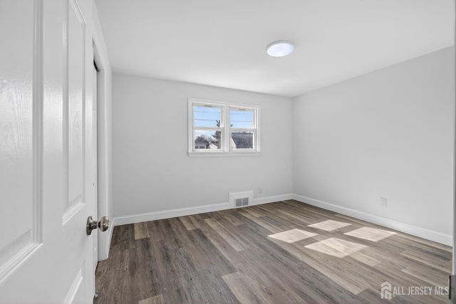 12 N Pennington Road N, New Brunswick, NJ 08901