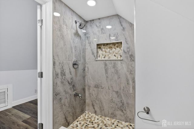 12 N Pennington Road N, New Brunswick, NJ 08901