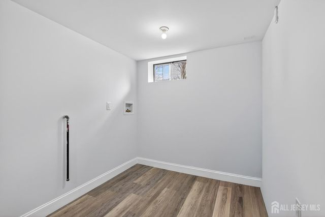 12 N Pennington Road N, New Brunswick, NJ 08901