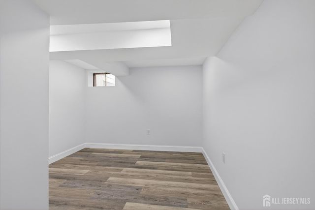 12 N Pennington Road N, New Brunswick, NJ 08901