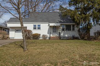 12 N Pennington Road N, New Brunswick, NJ 08901