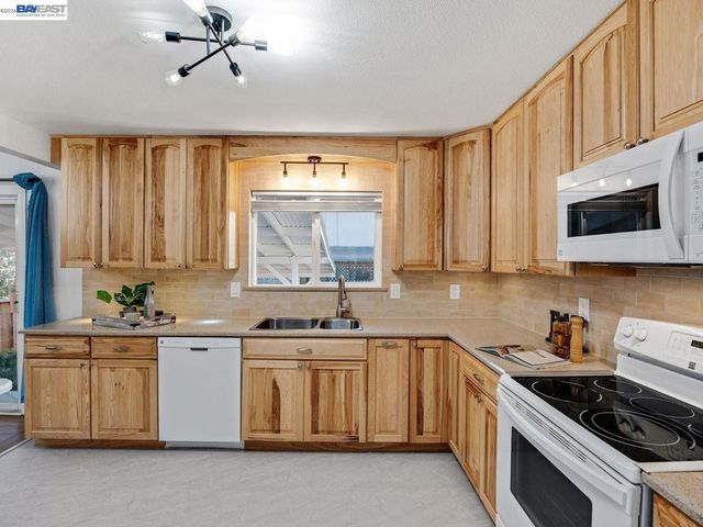 359 Michell, Livermore, CA 94551