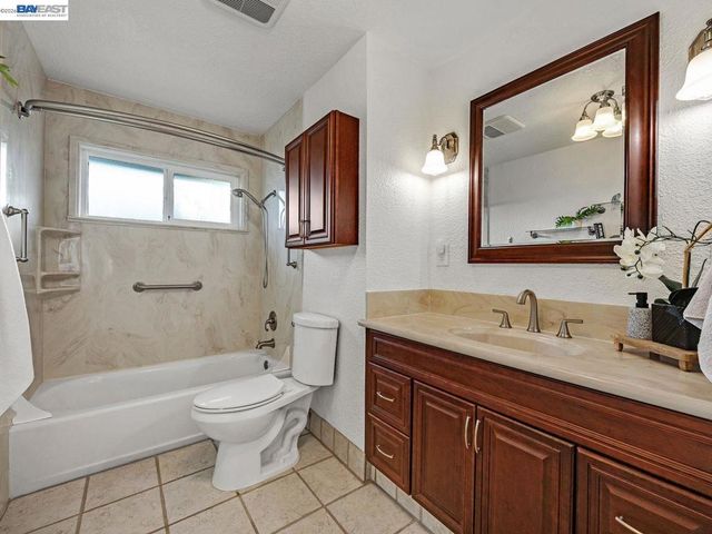 359 Michell, Livermore, CA 94551