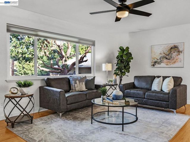 359 Michell, Livermore, CA 94551