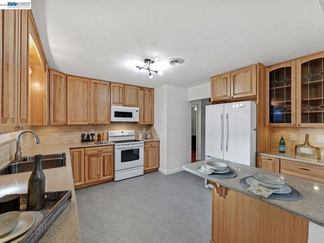 359 Michell, Livermore, CA 94551