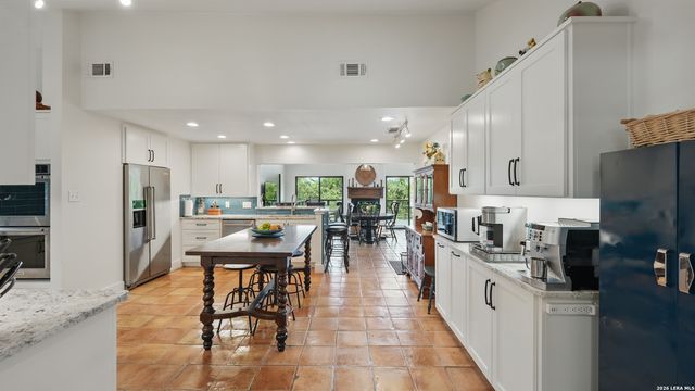 1817 Kuehler, New Braunfels, TX 78130