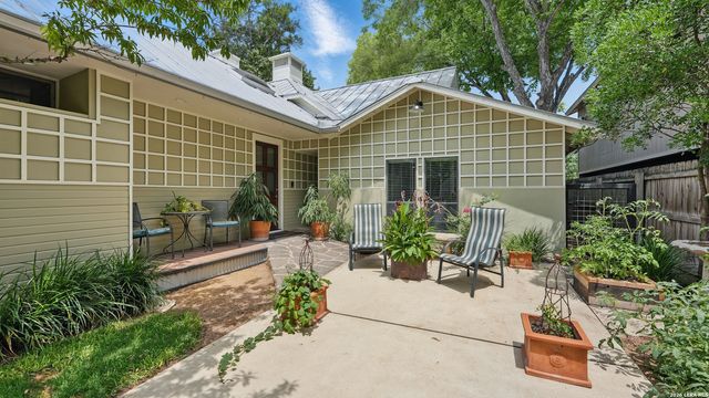 1817 Kuehler, New Braunfels, TX 78130