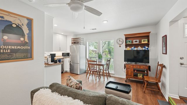 1817 Kuehler, New Braunfels, TX 78130