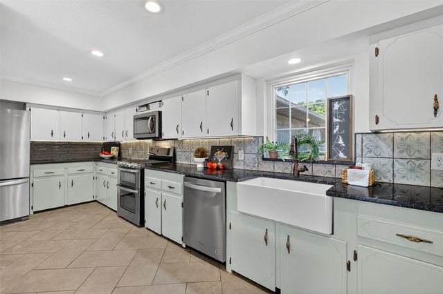 109 N BLOXAM AVENUE, Minneola, FL 34715