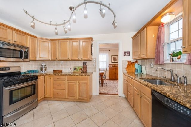 46 Summit Ave, Bloomfield Twp., NJ 07003