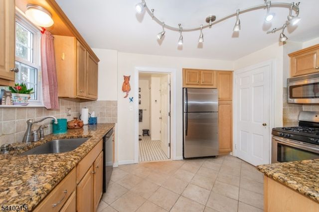 46 Summit Ave, Bloomfield Twp., NJ 07003