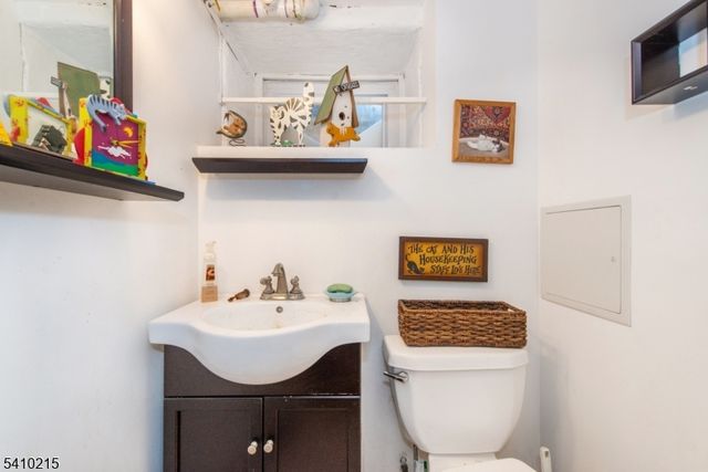 46 Summit Ave, Bloomfield Twp., NJ 07003