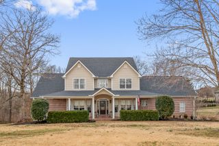 1000 Bradby Dr, Burns, TN 37029