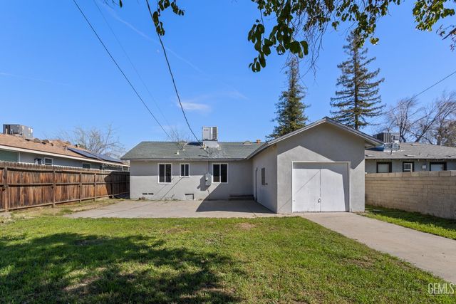 209 Cypress Street, Bakersfield, CA 93304