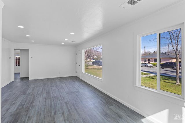 209 Cypress Street, Bakersfield, CA 93304