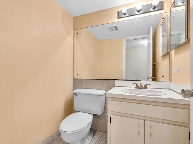 9101 W Sample Road 204, Coral Springs, FL 33065
