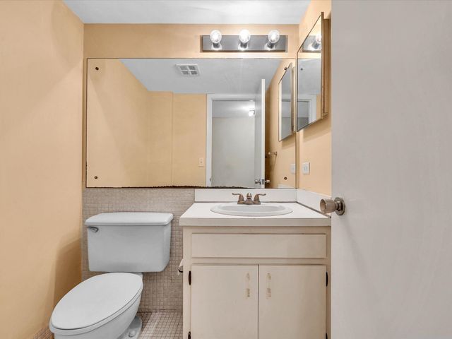 9101 W Sample Road 204, Coral Springs, FL 33065