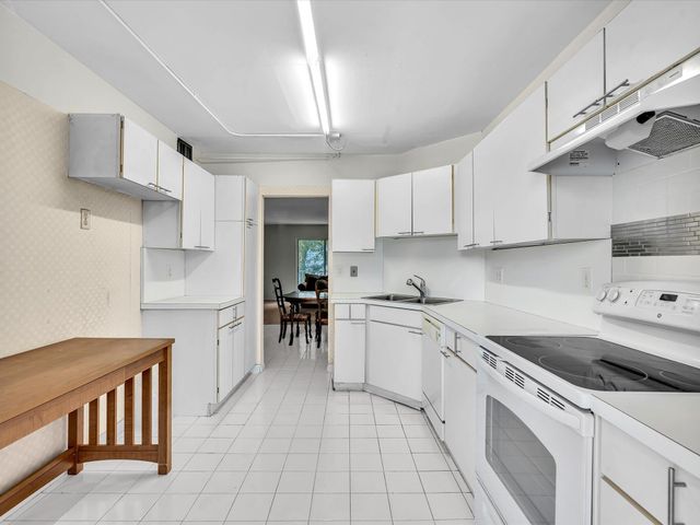 9101 W Sample Road 204, Coral Springs, FL 33065
