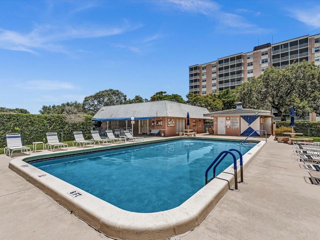 9101 W Sample Road 204, Coral Springs, FL 33065
