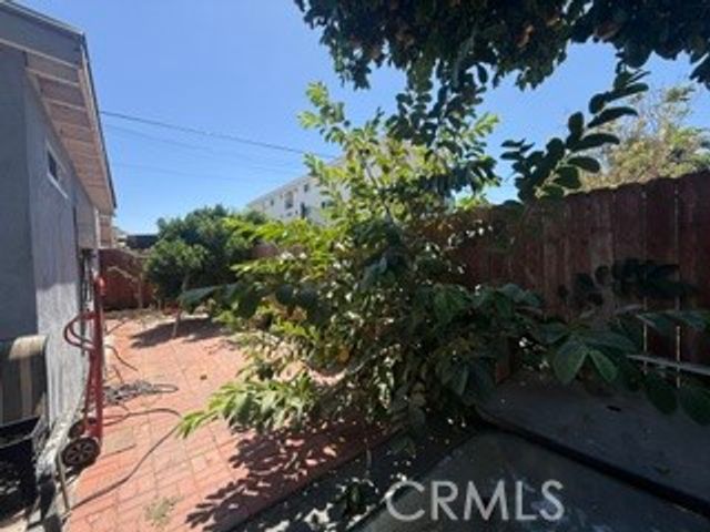 336 W 45th Street, Los Angeles, CA 90037