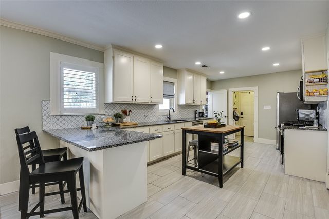 1823 Tremont Avenue, Fort Worth, TX 76107