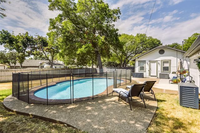 1823 Tremont Avenue, Fort Worth, TX 76107