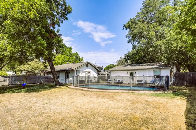 1823 Tremont Avenue, Fort Worth, TX 76107