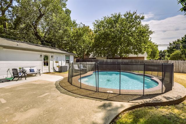 1823 Tremont Avenue, Fort Worth, TX 76107