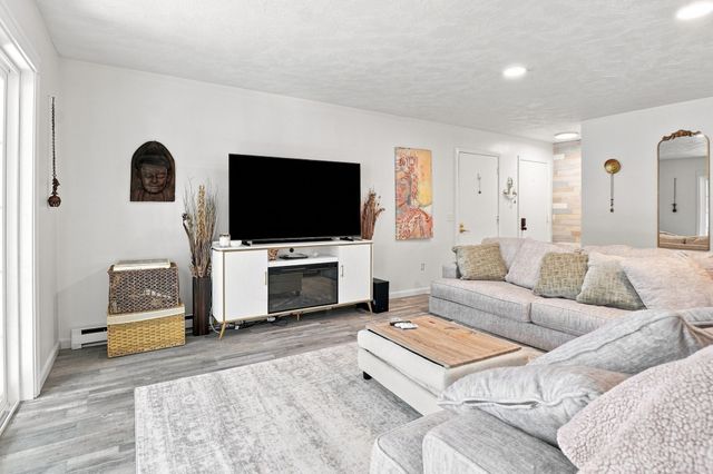 19 Eaglehead Terrace 4, Shrewsbury, MA 01545